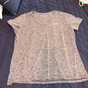 Under armour dri fit, size large loose fit, black and white mix